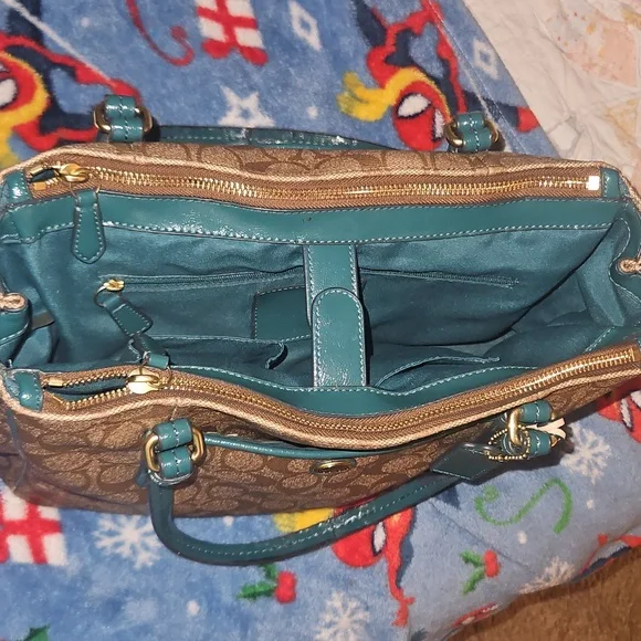 Coach - Picture 7 of 16